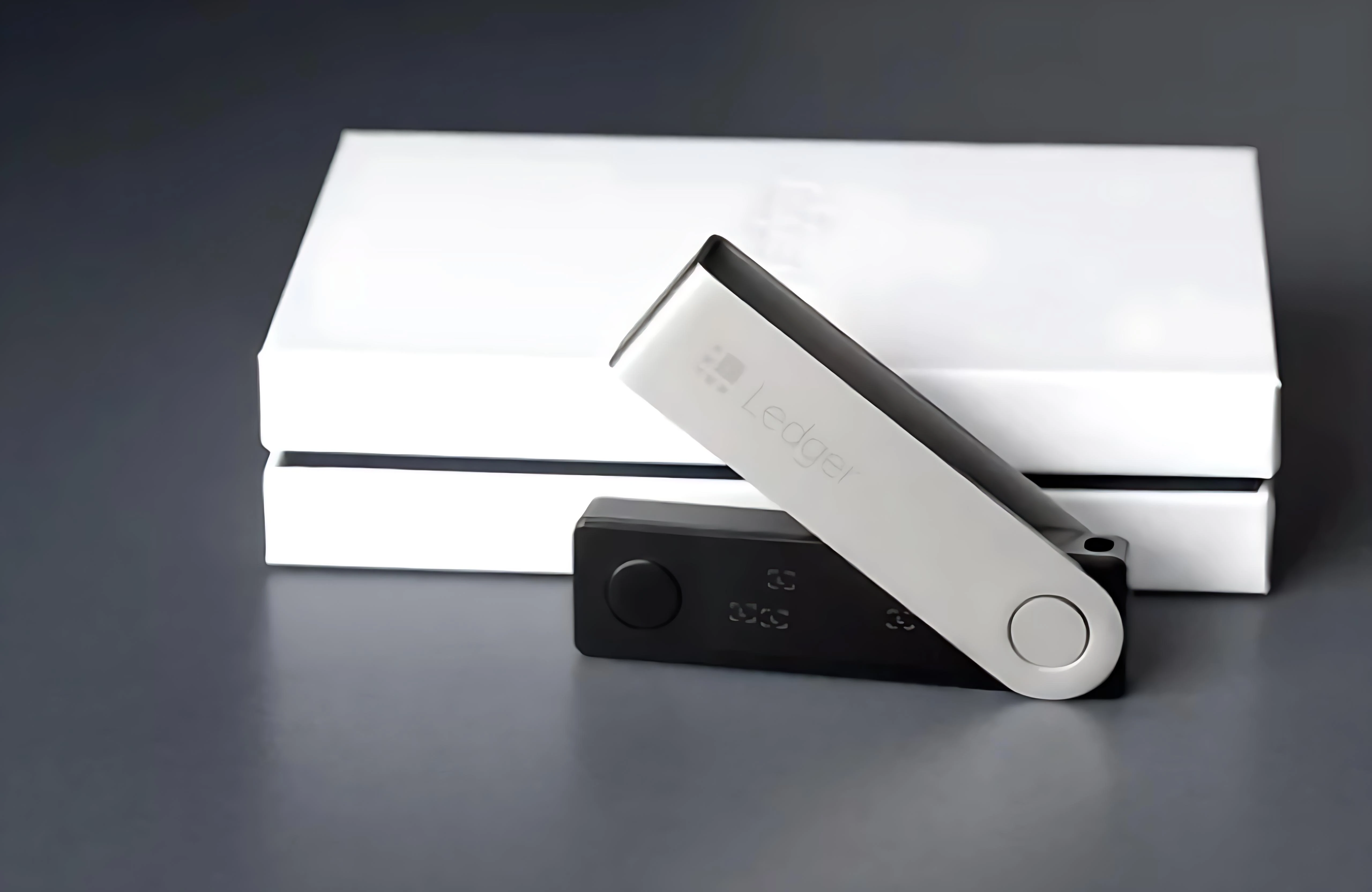 DeFi用户使用Ledger进行链上交互